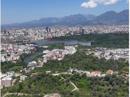VENDESI IN VENDITA, 1500 m² DI TERRENO CON PERMESSO DI SVILUPPO!