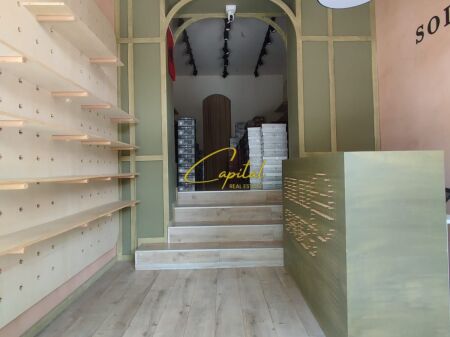 NEGOZIO IN AFFITTO 45 M2 MYSLYM SHYRI 150.000 LEKE