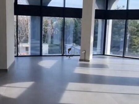 UFFICIO IN AFFITTO 177 M2 EX CAMPO DI AVIAZIONE 2.150 EURO FH-74627