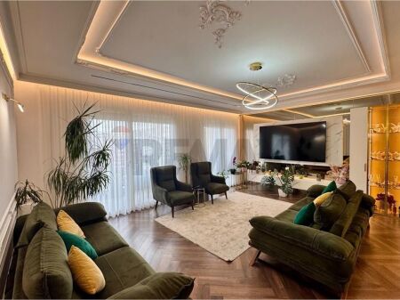 APARTAMENT 4+1 +2 PARKIME NE SHITJE TE EURO 3D