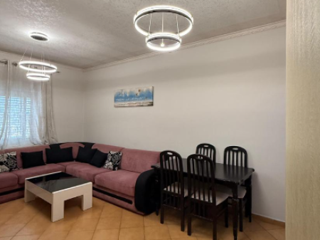 Shitet Apartament 1+1 – Rruga Ali Demi, pranë Tregut të Ri Elektrik