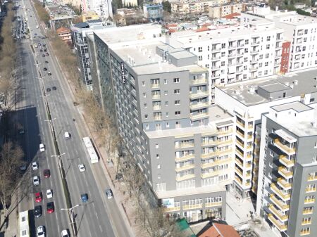 Intero piano in affitto - 4 appartamenti + parcheggio – Laprakë