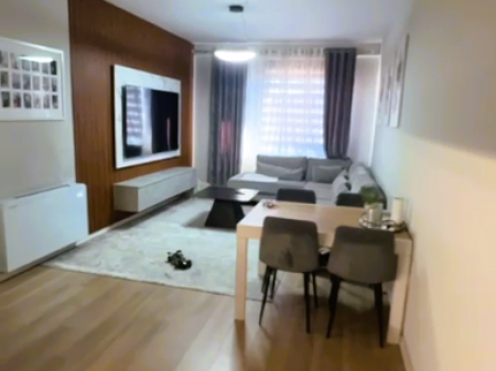 Shitet apartament 2+1+2 poste parkimiKompleksi Grand Gallery
