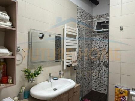 Shitet, Apartament 3+1+2, Fresk, Tiranë
