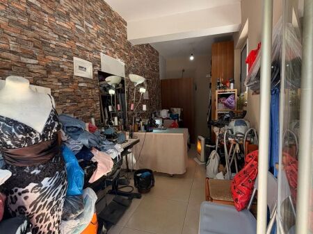 Shitet 2 Dyqane Trregu Vogel Durres  •120.000€     