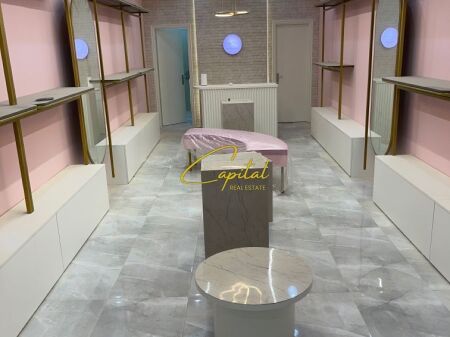 NEGOZIO IN AFFITTO 60 M2 MYSLYM SHYRI 1.200 EURO