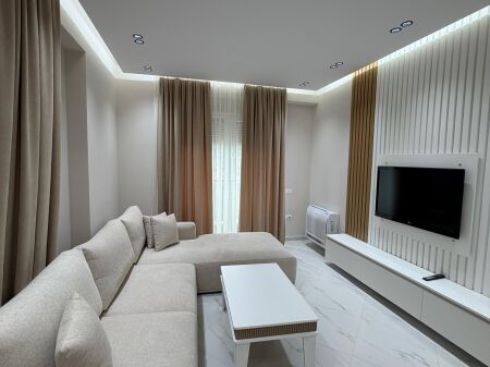 Jepet me qera Apartamenti 2+1+2Kompleksi Golden Park, Perball Spitalit American 3
