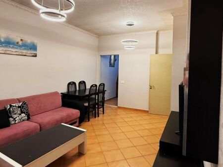  Shitet Apartament 1+1 – Rruga Ali Demi (pranë Tregut të Ri Elektrik), Tiranë
