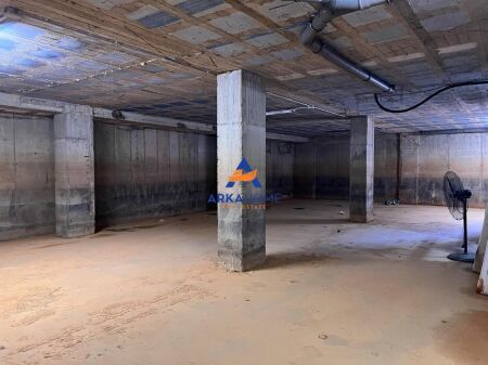 FOR SALE 6 GARAGES 320M2 "QERRET" 200,000 EURO
