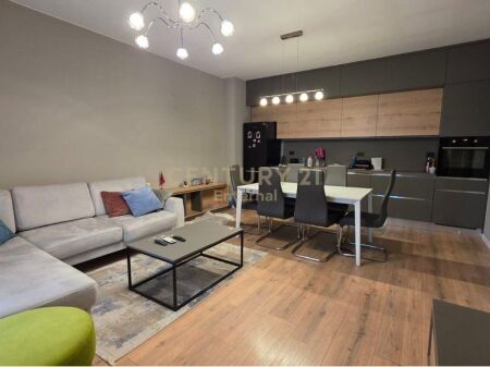 Apartament 2+1+2 tek Kompleksi 'Panorama' 287,000 €