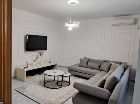  APPARTAMENTO IN AFFITTO  • 2+1+2    Prezzo: 750 €netto   Posizione: Lagja 1 Vollga