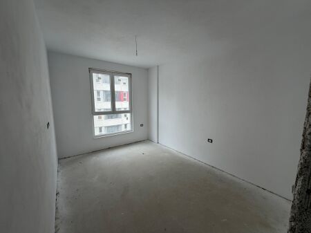 Shitet Apartamenti 1+1Univers City