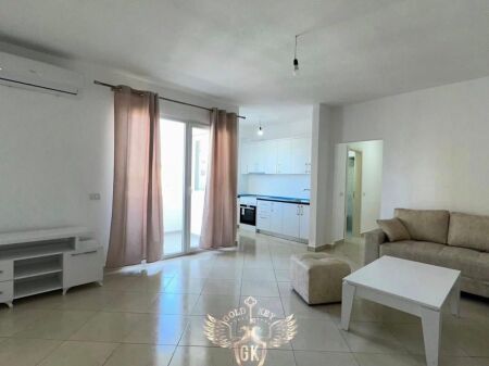  APPARTAMENTO IN AFFITTO  • 3+1+2 con Balcone Stazione Ferroviaria    Prezzo:  600€ netto 