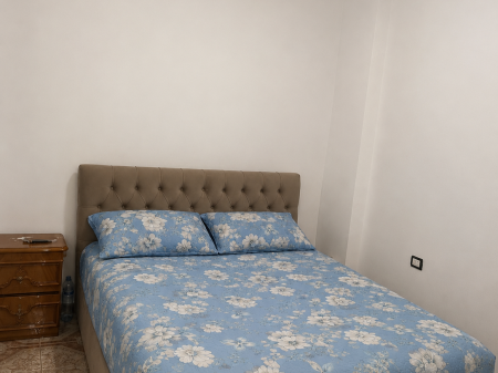 All'ingresso di Komuna Parisit viene affittato un appartamento 1+1 !