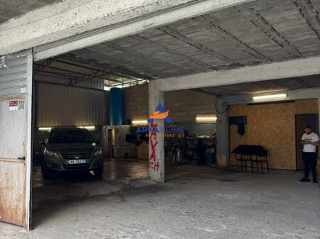 AFFITTASI AMBIENTE 300M2 "SAUK" 1000 EURO