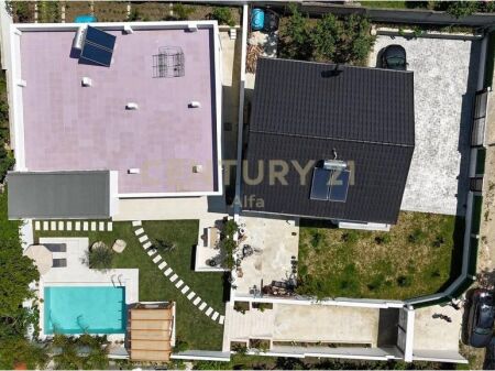 Villa Unica in Vendita a Paskuqan!