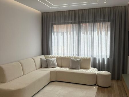  Appartamento 1+1 in Vendita  Viale Migjeni