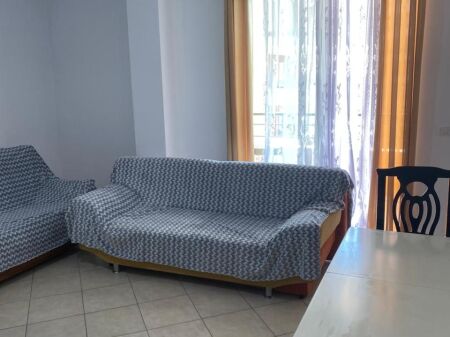 1+1,i mobiluar te vila L astir,350 mije leke