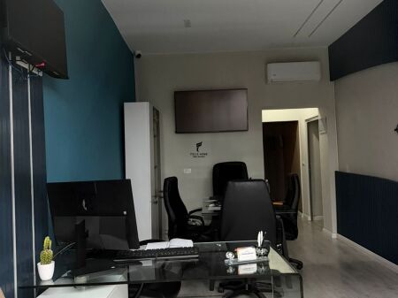 NEGOZIO IN AFFITTO 64 M2 COMUNE DI PARIGI 130.000 LEKE FH-75106