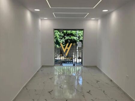 AFFITTASI NEGOZIO 31 M2 IN VIA ELBASAN 40.000 LEKE
