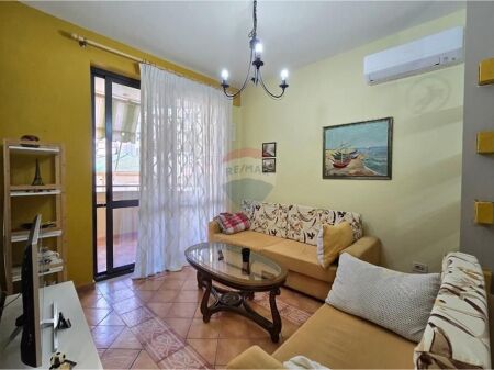 Apartament 2+1 me qera Komuna e Parisit