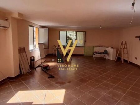 LOCALE COMMERCIALE DI 75 M2 IN AFFITTO VICINO AL GIARDINO ZOOLOGICO 50.000 LEKE