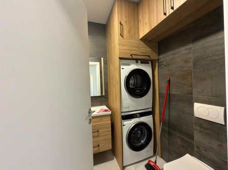 Shitet Apartament 2+1+2 te Rezidenca Lake View!