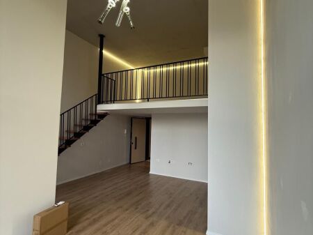 Duplex in affitto al primo piano residenziale presso GOLDEN PARK 3.