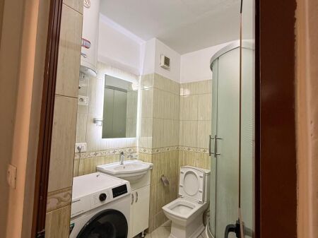  Shitet Apartament 1+1  Rruga Ali Demi, pranë Tregut të Ri Elektrik – Tiranë