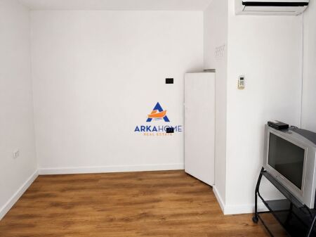 NEGOZIO IN AFFITTO 10M2 "DIETRO L'AMBASCIATA AMERICANA, TIRANA" 250 EURO