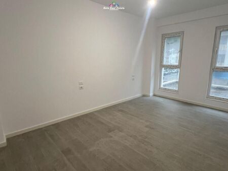 Ufficio In Affitto 2+1 In Via Dritan Hoxha (ID BZ2973) Tirana