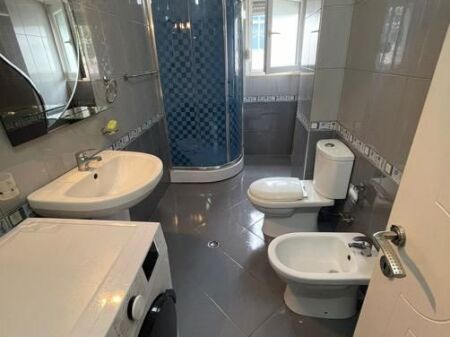 Apartament me qera 2+1 tek pediatria