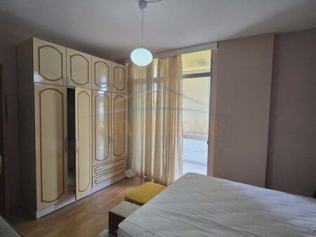 Apartament 2+1+2, Unaza e Re