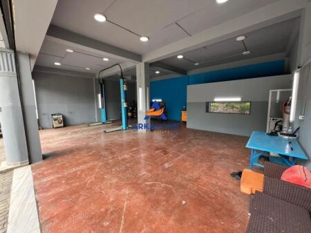 AFFITTASI SERVIZIO 600M2 " VICINO ALL'ECONOMICO" 1200 EURO