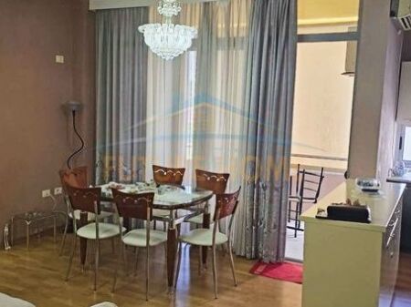 Shitet, Apartament 2+1+2, Unaza e Re