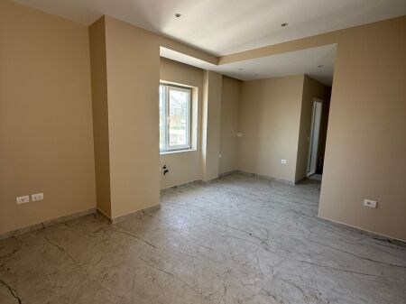 Apartment 1+1 for sale in Golem, near VM Residence.