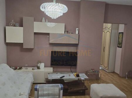 Shitet, Apartament 2+1+2, Unaza e Re