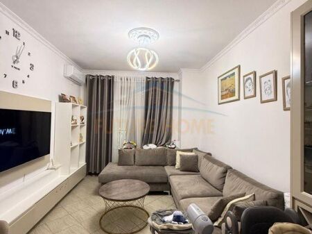 Shitet , Apartament 1+1 , Misto Mame, Tirane