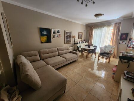 2+1, al lago secco, sul bordo della strada, 700 euro