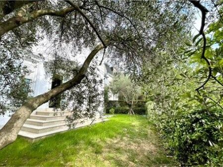 SUper villa for rent