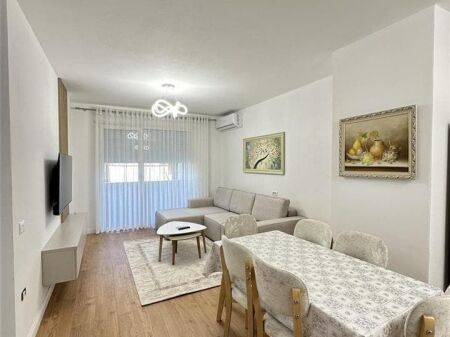 Appartamento in affitto 2+1+2 a Rruga E Dibres (ID B2201377) Tirane