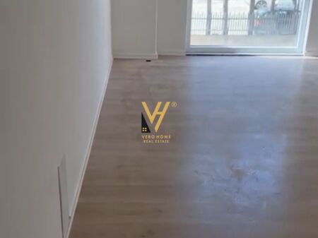 UFFICIO 100 M2 IN AFFITTO A PASKUQAN 45.000 LEKE