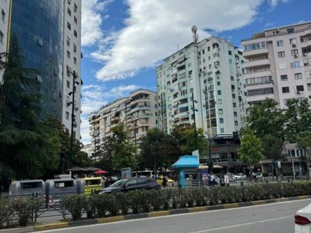 Shitet,Apartament 1+1,Bulevardi i Ri, Tirane