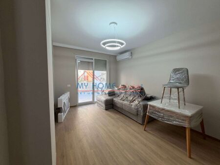 Apartament 1+1+Verande me qera tek Liqeni Artificial ne Tirane