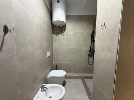  Shitet Apartament 1+1 te Kodra e Diellit  Sipërfaqe: 73 m² + 11 m² verandë