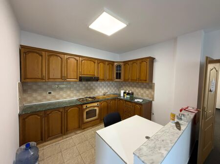 Locale Commerciale in Affitto Bllok Brigada Vlll