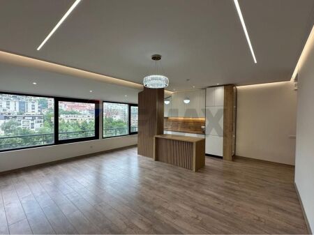 Apartament - Për Shitje - Liqeni I Thatë, Tiranë