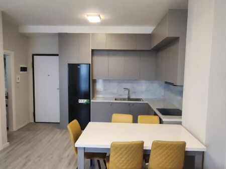 Apartament 1+1 me qera Komuna e Parisit