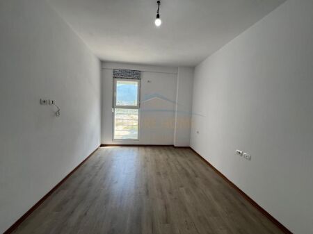 Appartamento 2+1+2, Via 5 Maggio, Tirana