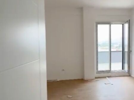 Appartamento 2+1 in vendita a Kamez